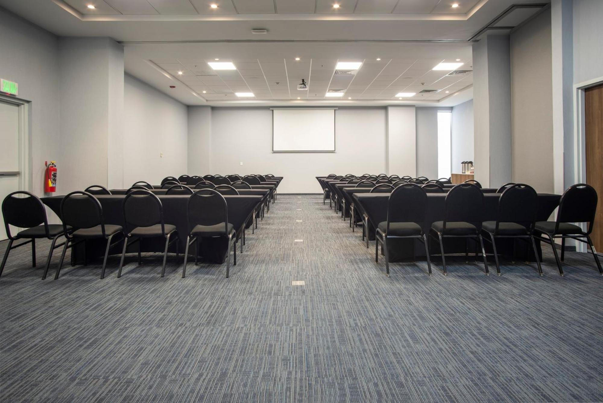 Hotel Express Guadalajara Iteso By Ihg 3*