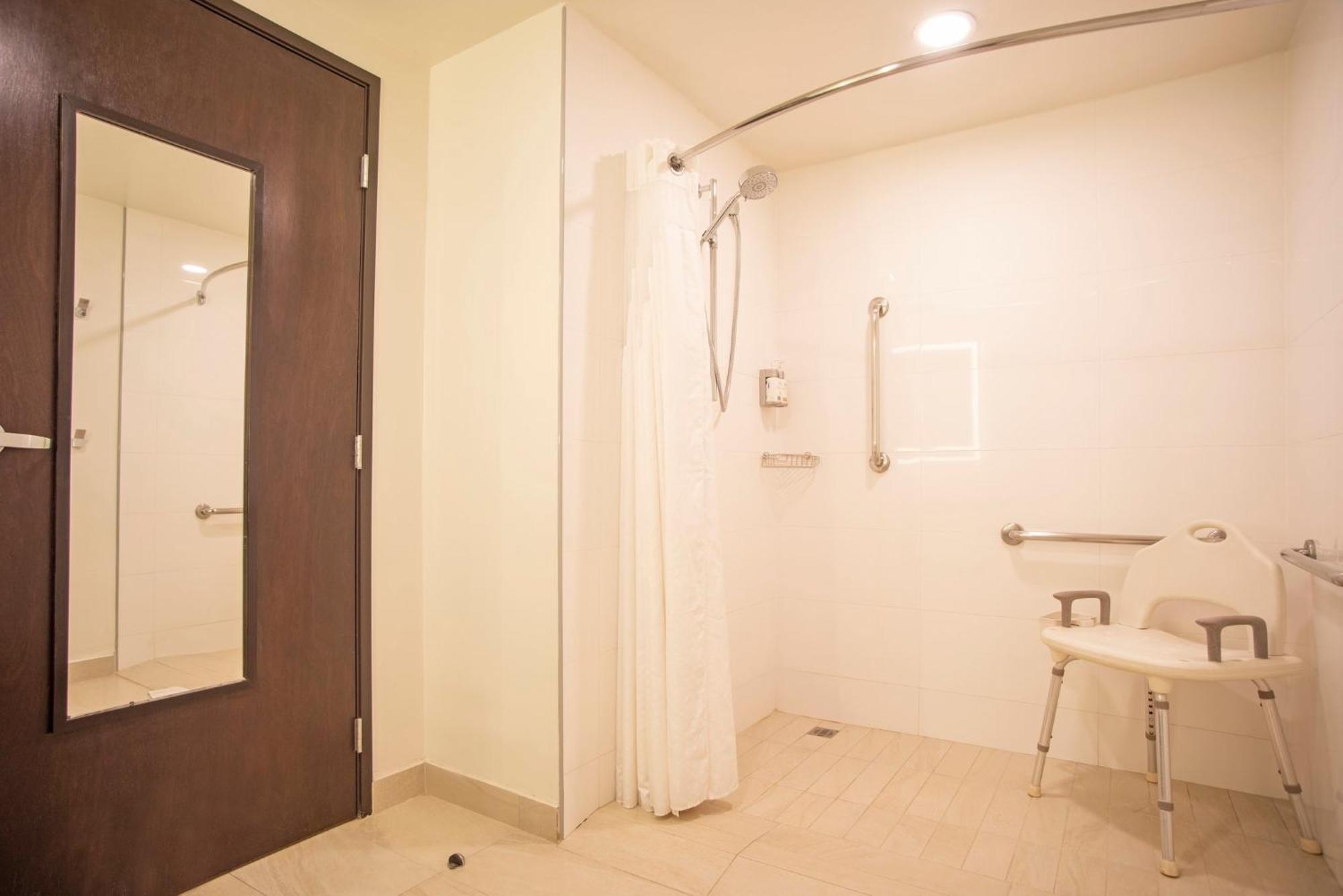 Hotel Express Guadalajara Iteso By Ihg Zapopan
