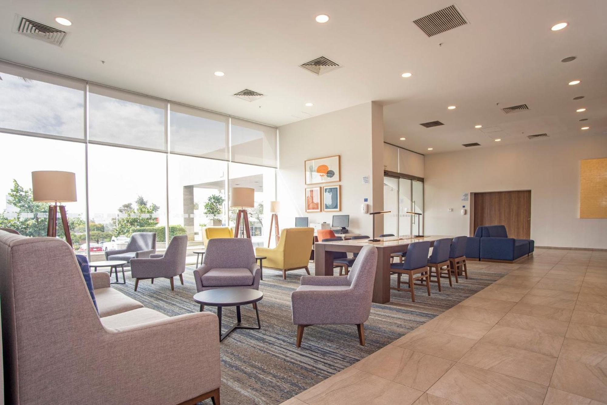 Hotel Express Guadalajara Iteso By Ihg