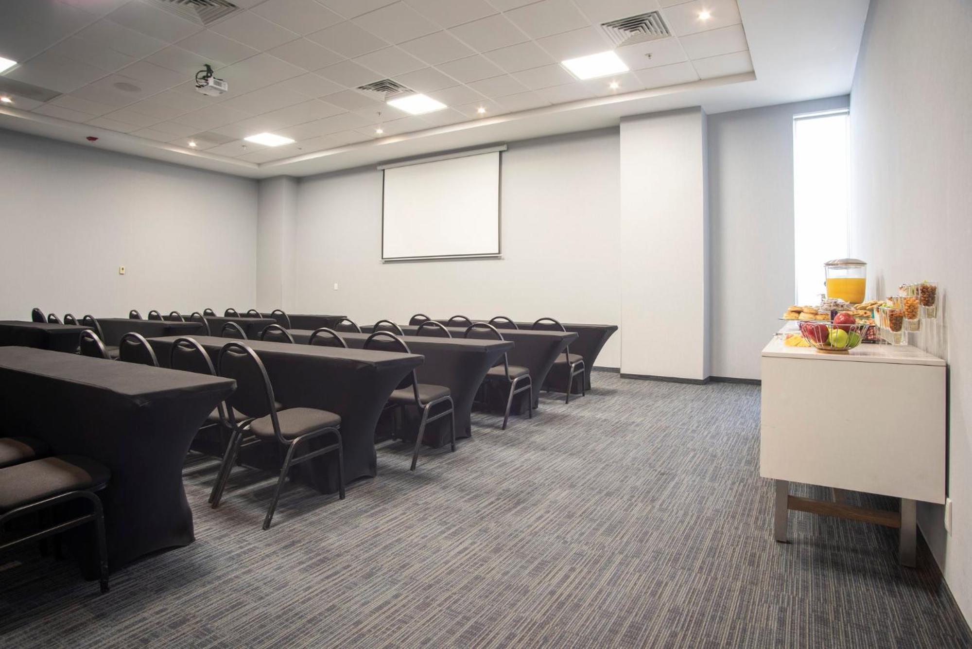 Express Guadalajara Iteso By Ihg 3*